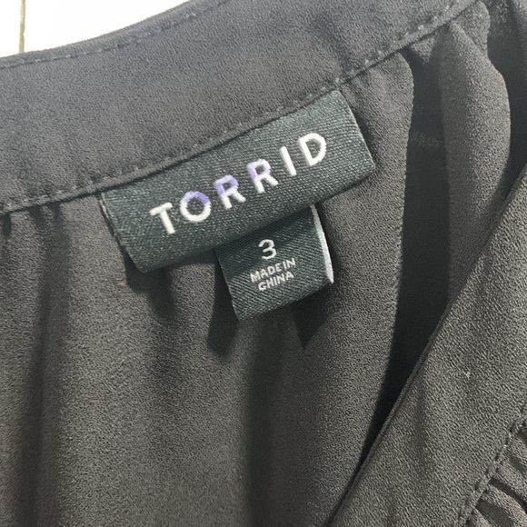 Black Torrid Adjustable Strap Button Down Swing Cami - Picture 3 of 12